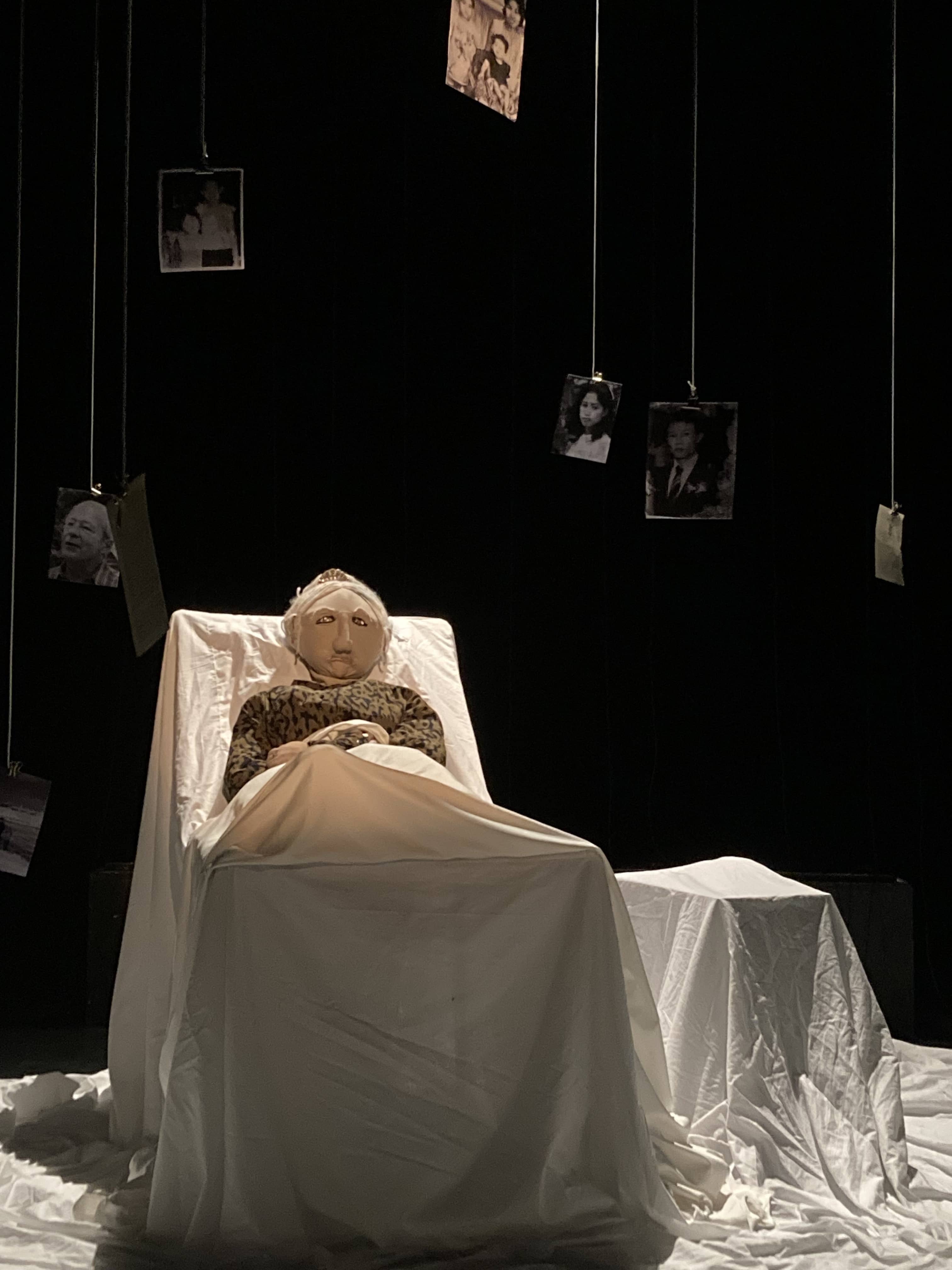 Malis, la vieille femme et la joie