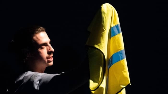 Antoine B, La main tendue