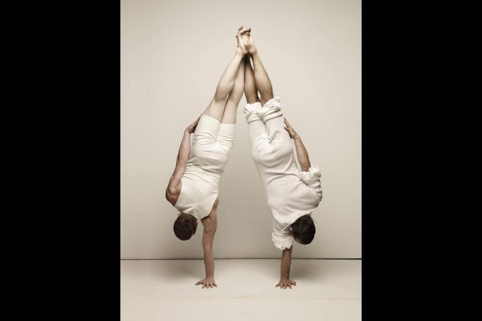 CIRQUE LE ROUX THE ELEPHANT IN THE ROOM