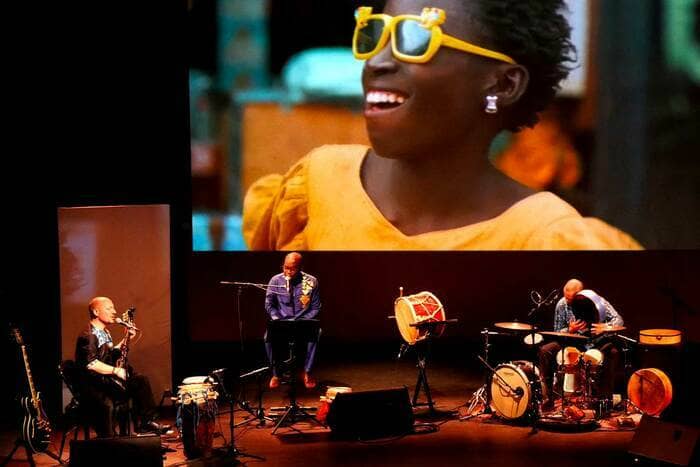 LA PETITE VENDEUSE DE SOLEIL