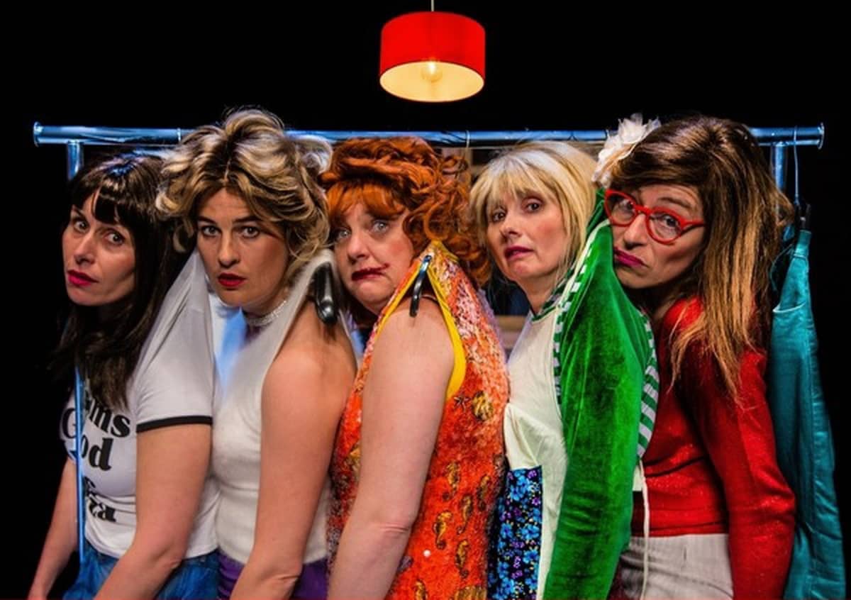 ''LES FEMMES SAVANTES'', Cie du Détour