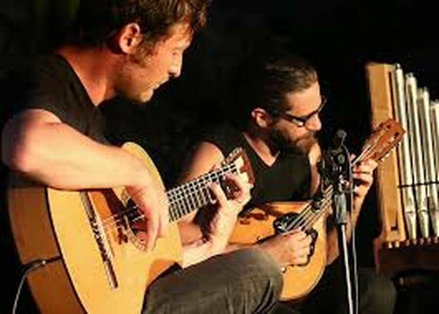 Le Duo Presque Classique