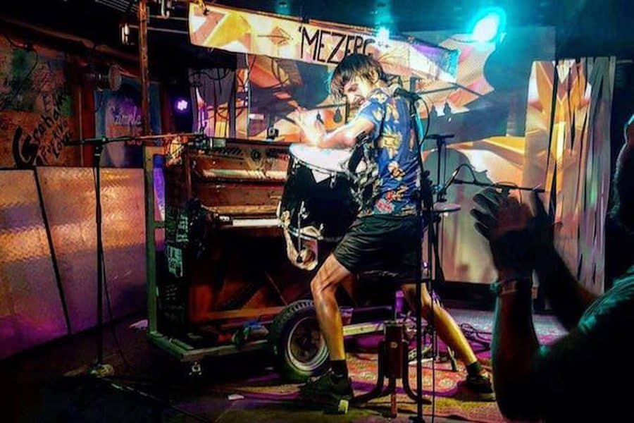 Mezerg & Nones