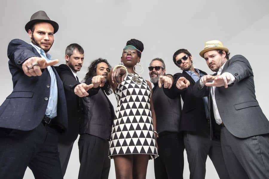 Shirley Davis & The Silverbacks