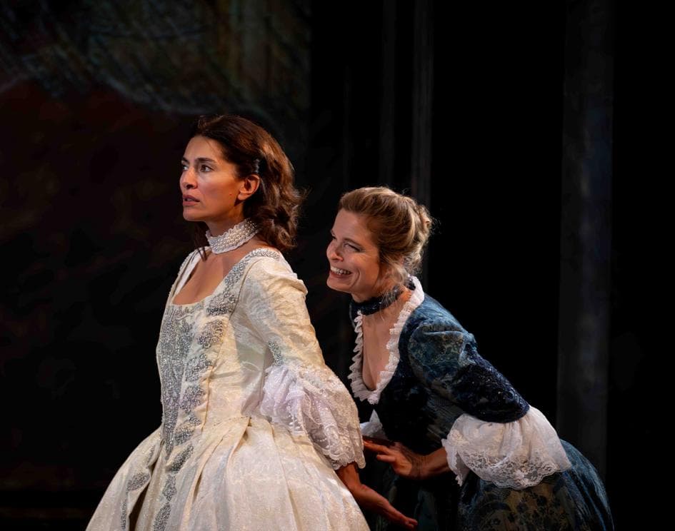 La Veuve Rusée - Caterina Murino, Sarah Biasini, Vincent Deniard, Vincent Desagnat