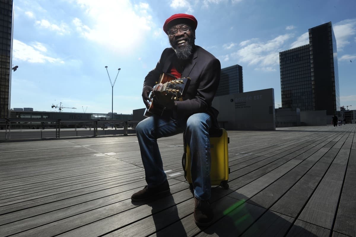 CLINTON FEARON + GUEST