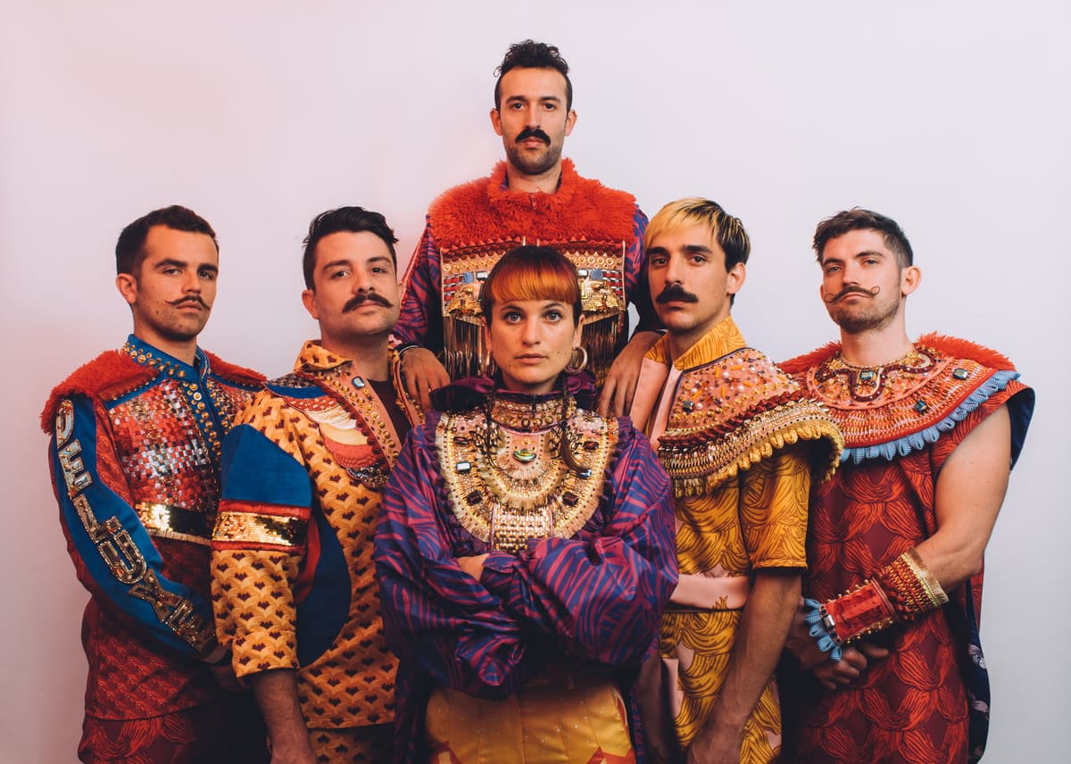 Deluxe - Acoustik Moustache Tour