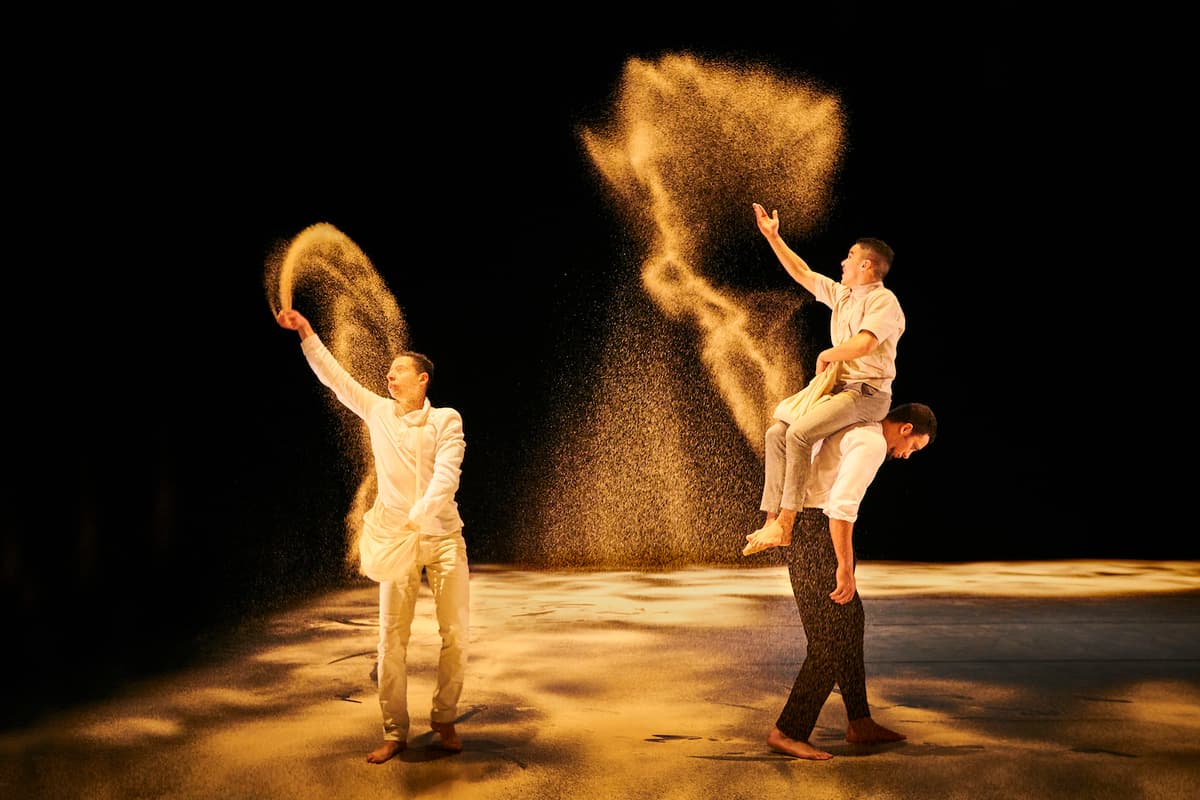 Halka, par le Groupe Acrobatique de Tanger