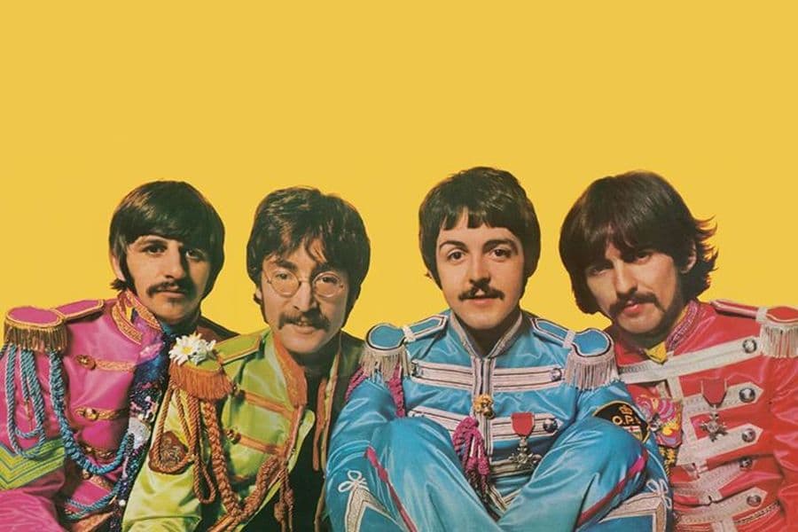 Lonely Hearts Club Band + Mc Leafar
