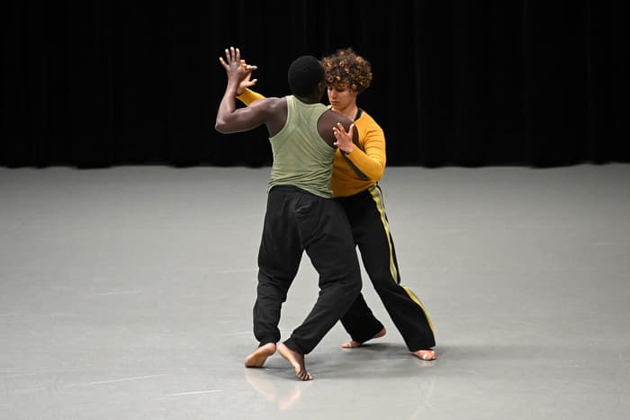 Monsieur vs ou += Madame