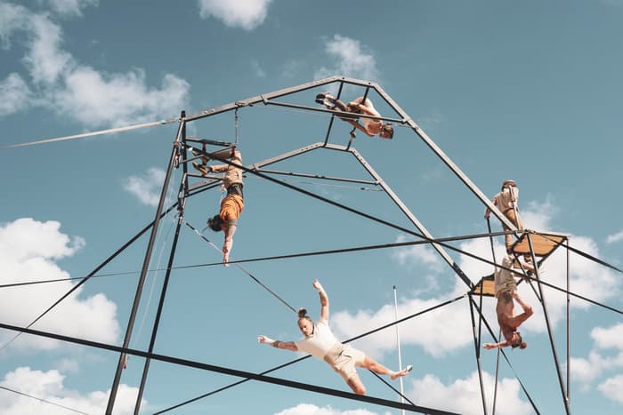 VIS DANS LE VIDE • Compagnie Crazy R