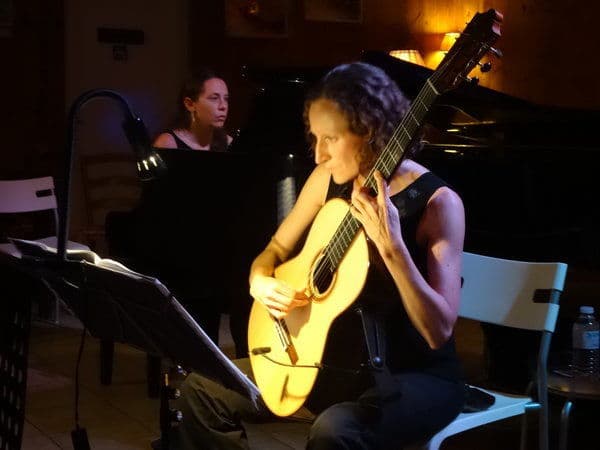 Anais Winocq et Vanessa Dartier en duo