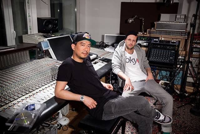 Chopstick & Johnjon