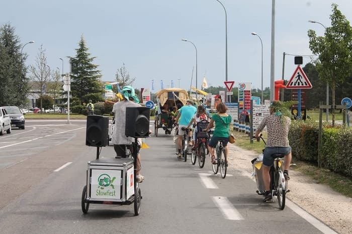 LES SLOW PARADES par la Compagnie Slowfest