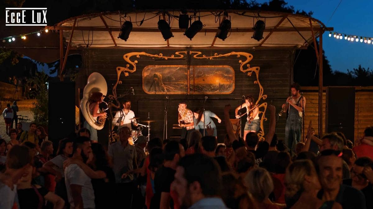 Live Trucking Sisters + stage de danse swing