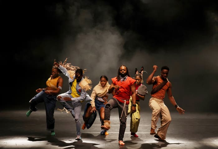 Matière(s) première(s) par la Compagnie par Terre