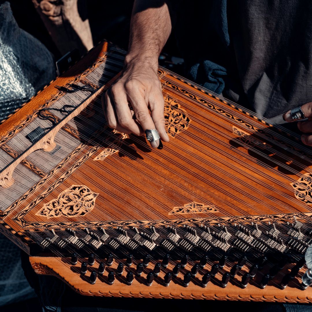 Babioles "Une oreille vers l'Orient"
